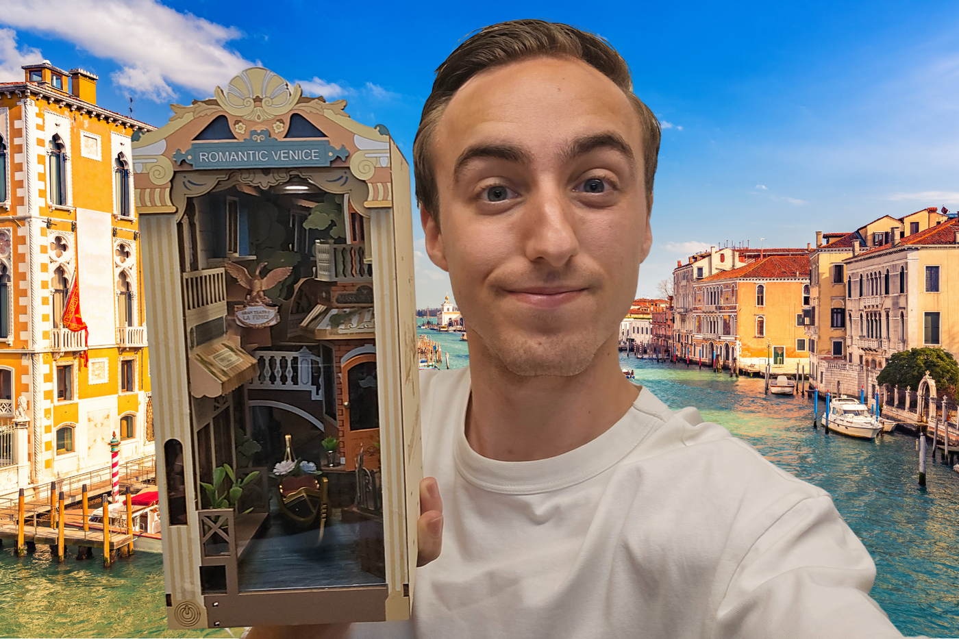 Bauen Sie mit Lehrer Max und fahren Sie in einer Gondel durch Venedig mit dieser fantastischen Book Nook von Robotime!