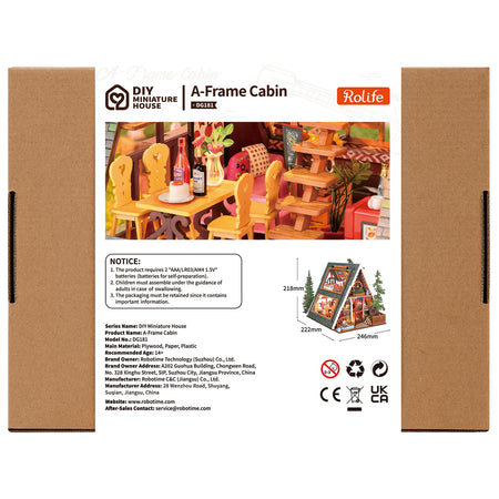 Rückseite der Verpackung der Robotime A-Frame Cabin, Miniatur-Ferienhaus im winterlichen österreichischen Stil