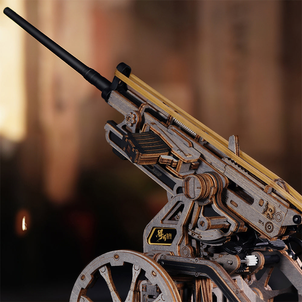 Der mit Gummibändern geladene Lauf der Robotime Anti-aircraft Gun