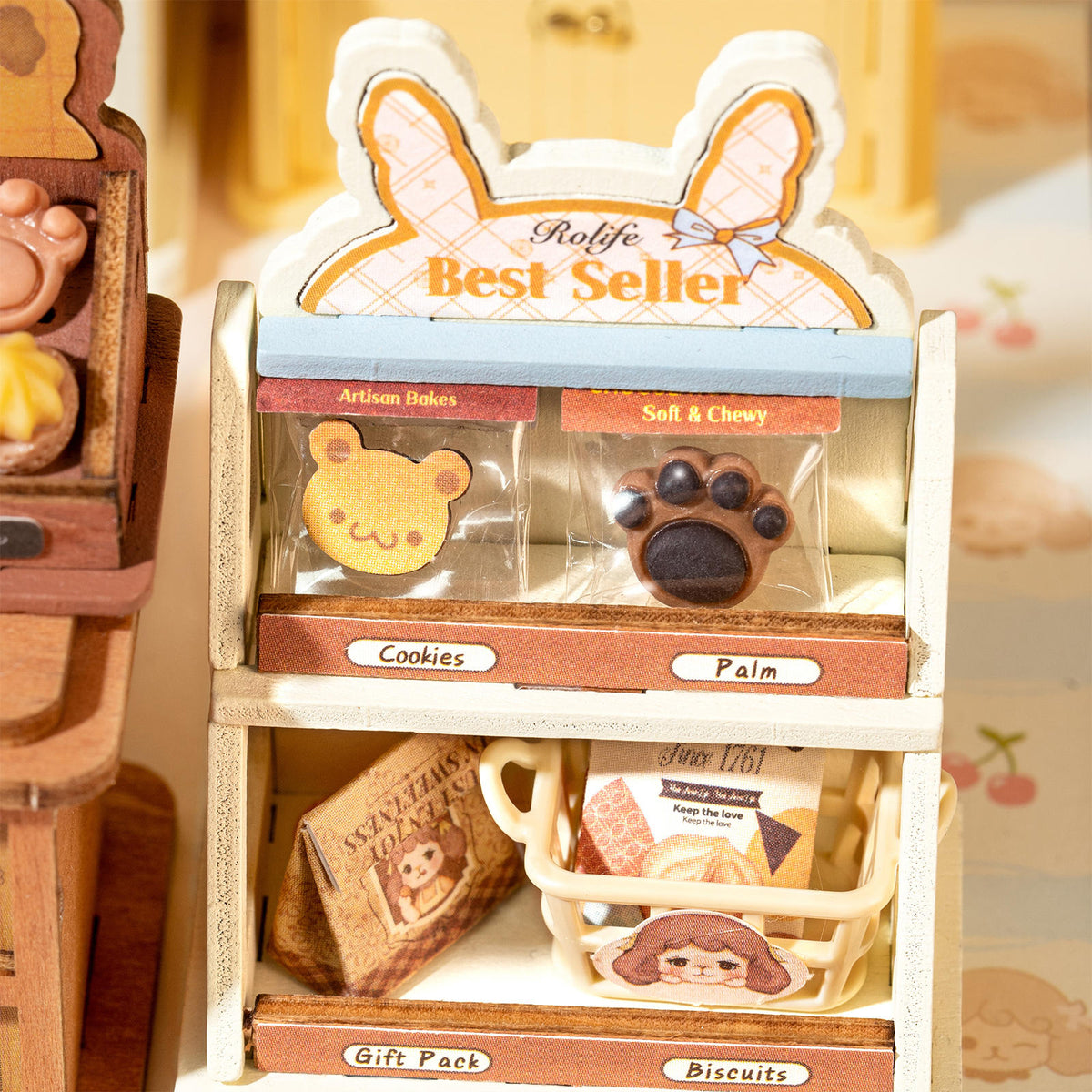 Vorverpackte Kekse, präsentiert in einem Display im Robotime Cookii Bunny’s Cookie Shop
