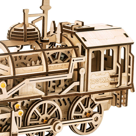 Details des Mittelteils und der Kabine am Hinterteil der Robotime Locomotive