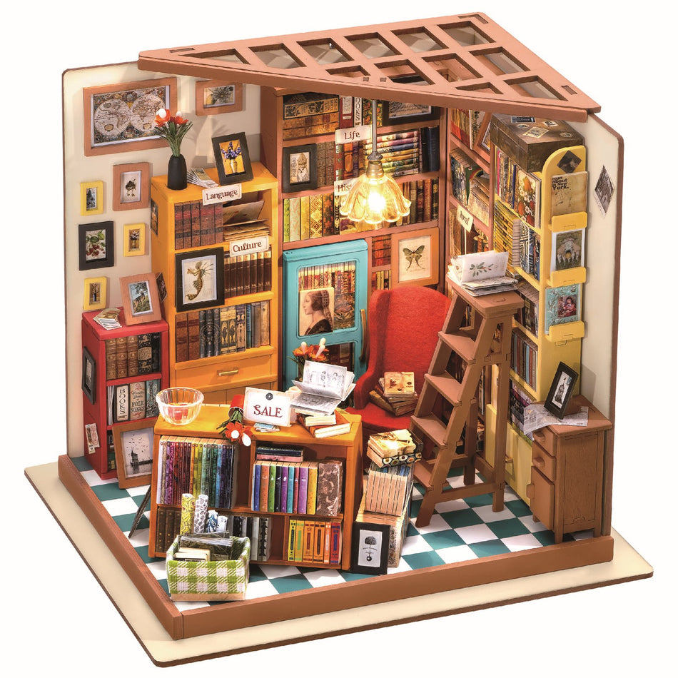 Produktfoto der Robotime Sam’s Study, DIY-Miniaturhaus eines gemütlichen Buchladens