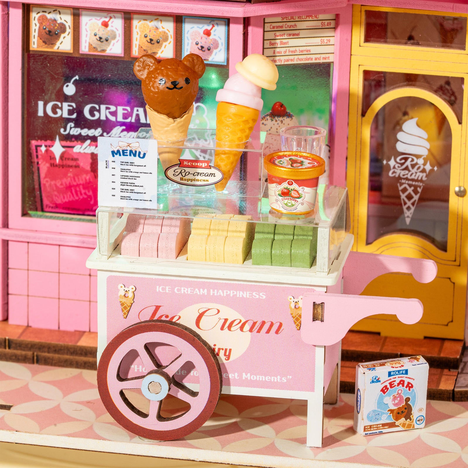 Rosa Eiswagen für die Eisdiele von Robotime Sweet Scoopery Ice Cream