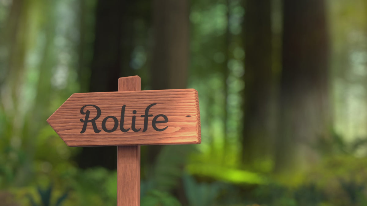 Atmosphärische Videopräsentation der Robotime A-Frame Cabin, Miniatur-Ferienhaus im winterlichen österreichischen Stil